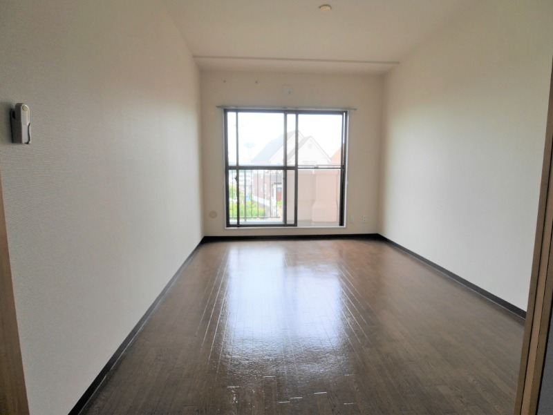 ビューテラス橘 居間