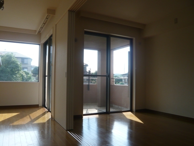 ドルフ南本宿Ⅱ 居間