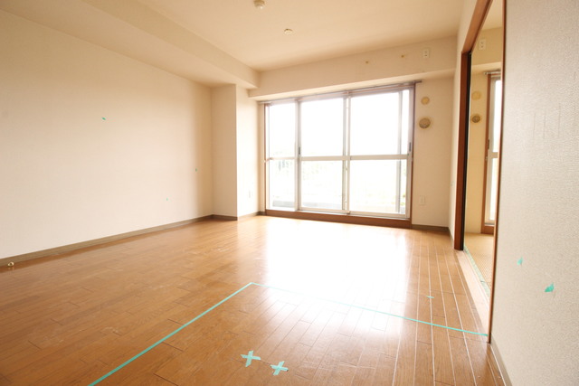 ディアパーク杉田南 居間