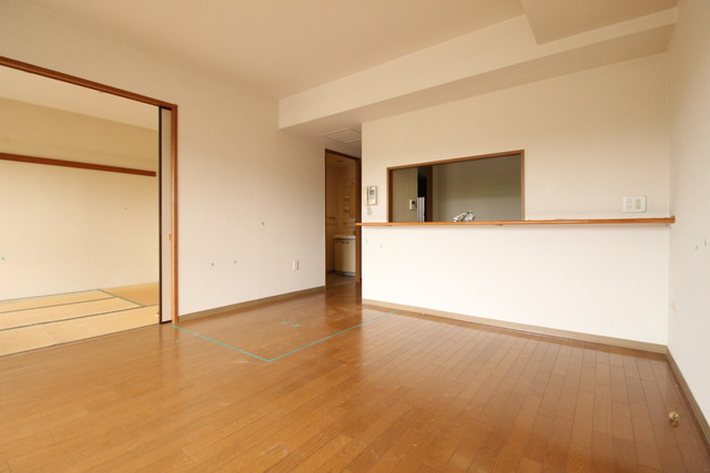 ディアパーク杉田南 居間