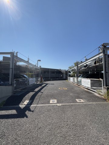 ディアパーク杉田南 駐車場