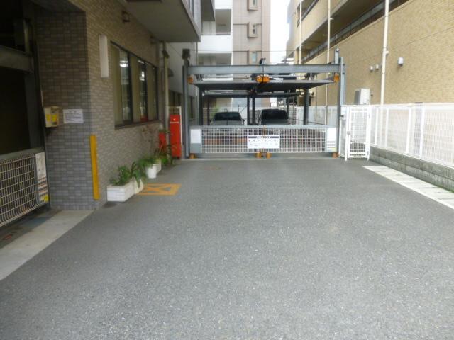 シンベルク横濱 駐車場