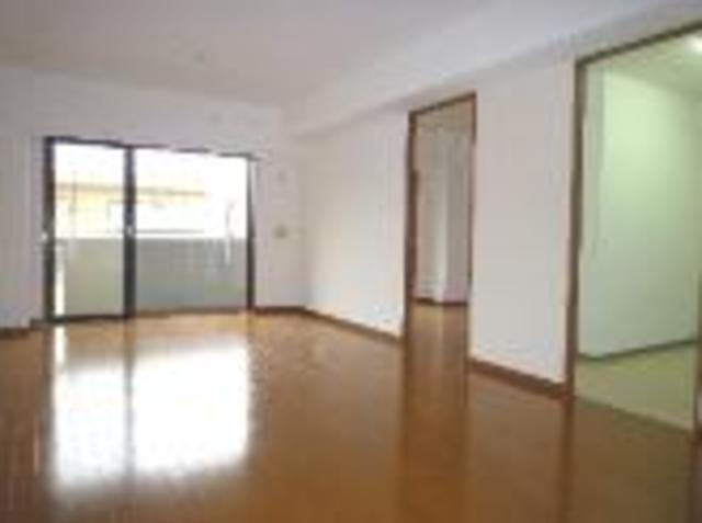 エレガント日吉 居間