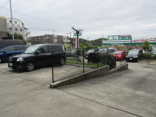 ヒルクレスト湘南 駐車場