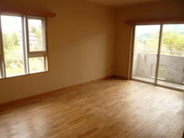 初音マンション 居間