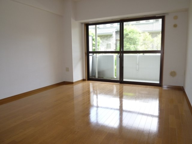 ヴィーニュ二俣川 居間