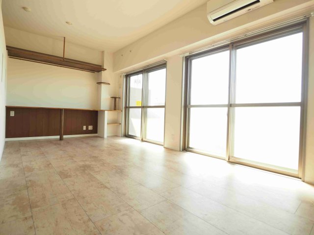 メゾンピア2 居間