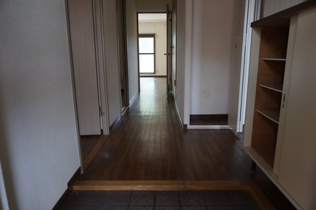 りぶいんしらゆり光 玄関