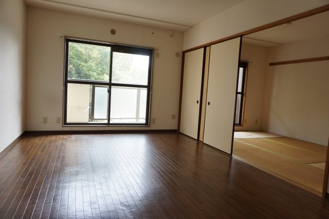 りぶいんしらゆり光 居間