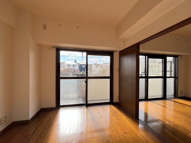 ラポール菅田 居間