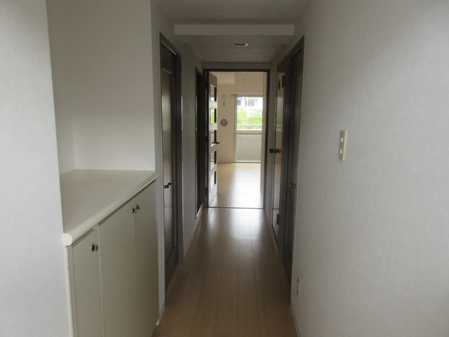 アリスガーデン城郷 玄関