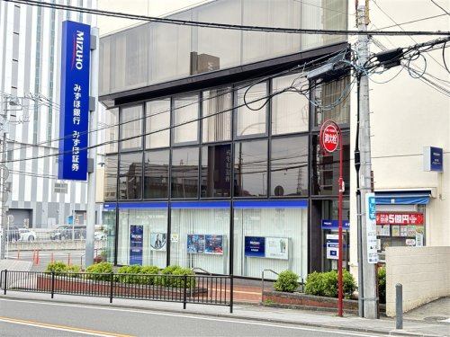 アーヴァイン山太 周辺