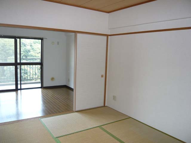 ミスミコーチ 居間