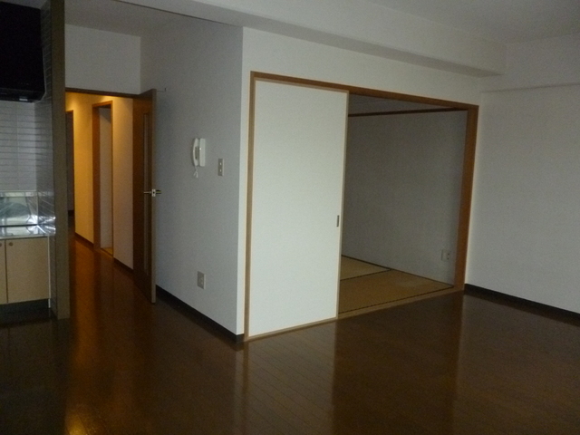 ミスミコーチ 居間