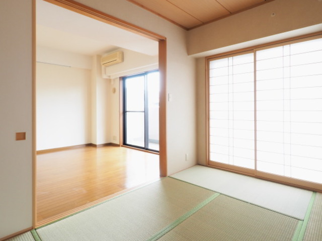 ぺア　ガーデン　生田 居間