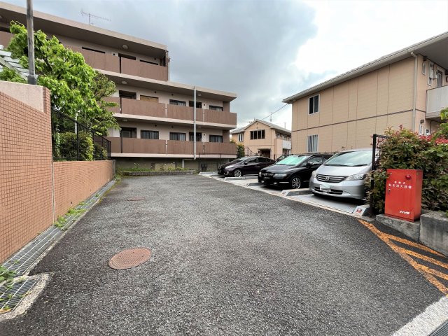 クライン　デァ・ベルク　Ⅱ 駐車場