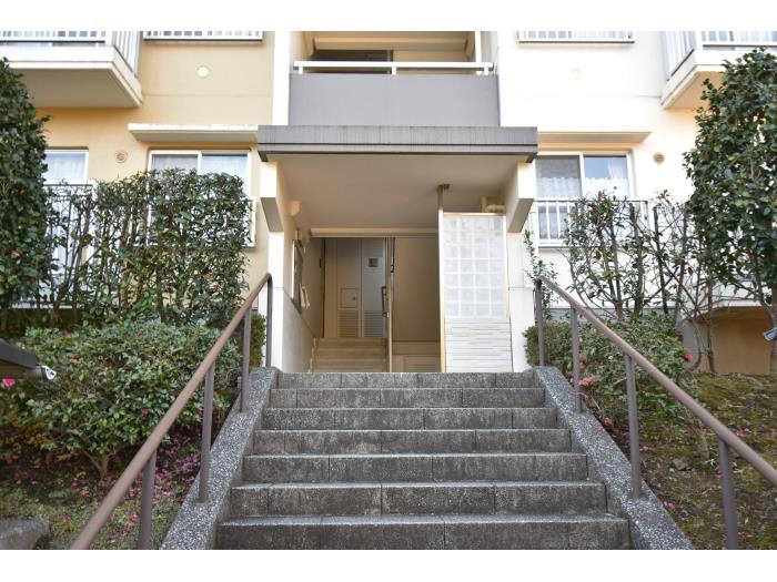 グリーンヒル鴨志田中央 エントランス