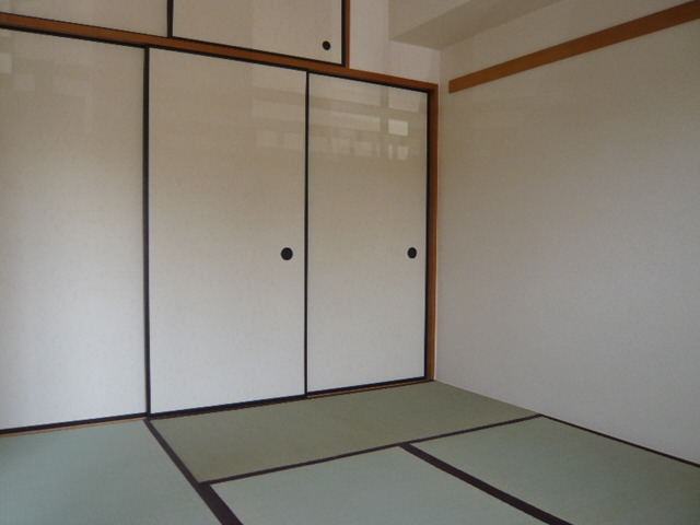 グリーンヒル鴨志田中央 居間