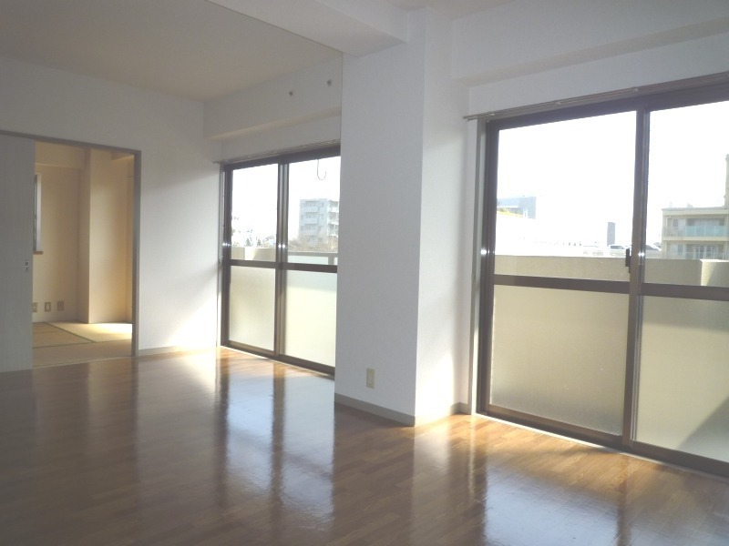 ブリッジ壱番館 居間