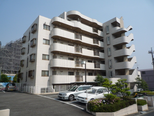 ブリッジ壱番館 駐車場