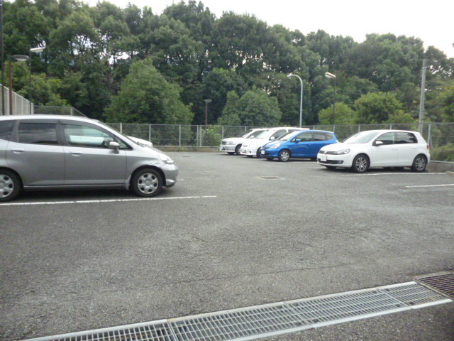 リブェールヒルズ早渕 駐車場