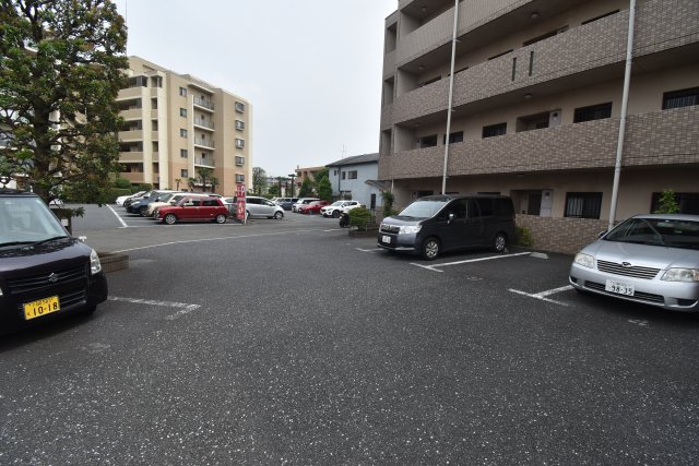 ヴェル・ドミール 駐車場