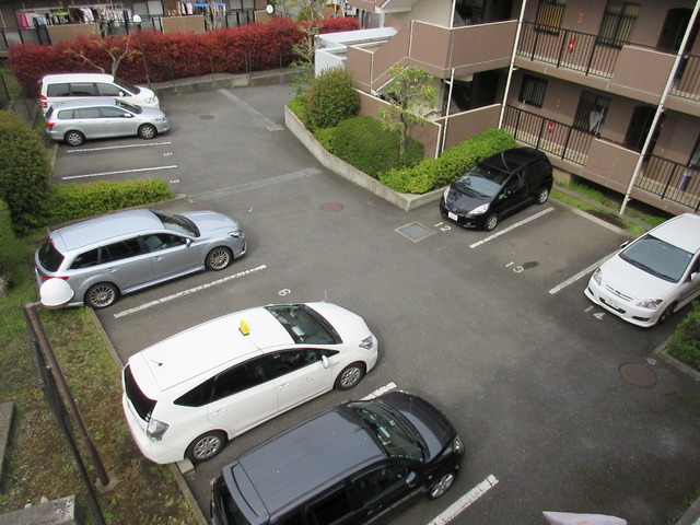 りぶいんしらゆり光 駐車場