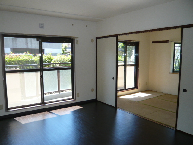 りぶいんしらゆり光 居間