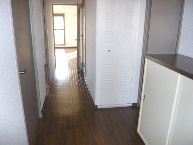 りぶいんしらゆり光 玄関