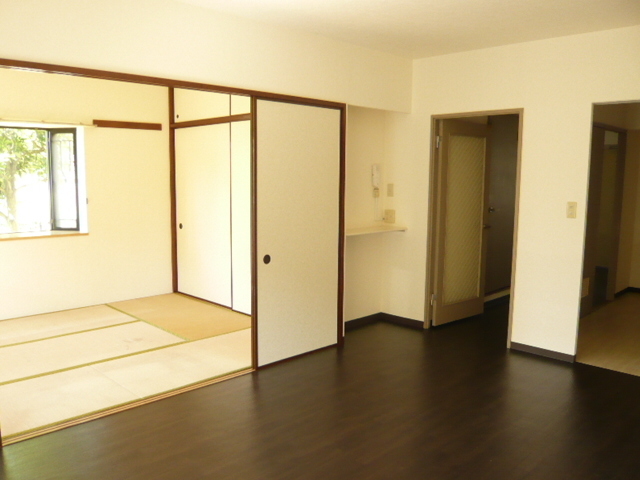 りぶいんしらゆり光 居間