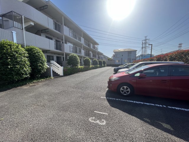 ウエストパークヒルズ 駐車場