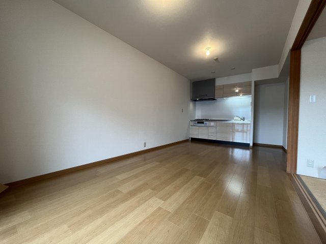 フロール山田町第3 居間