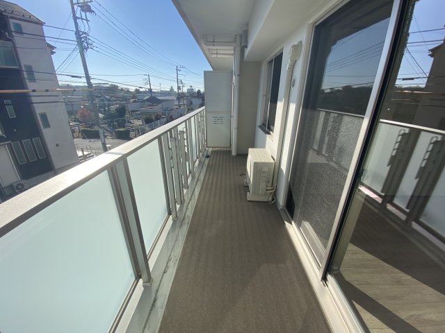 フロール横浜三ッ沢2番館 バルコニー