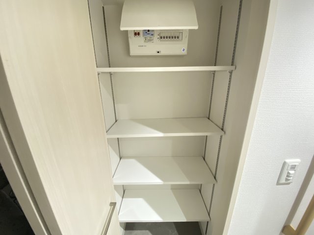 フロール横浜三ッ沢2番館 収納