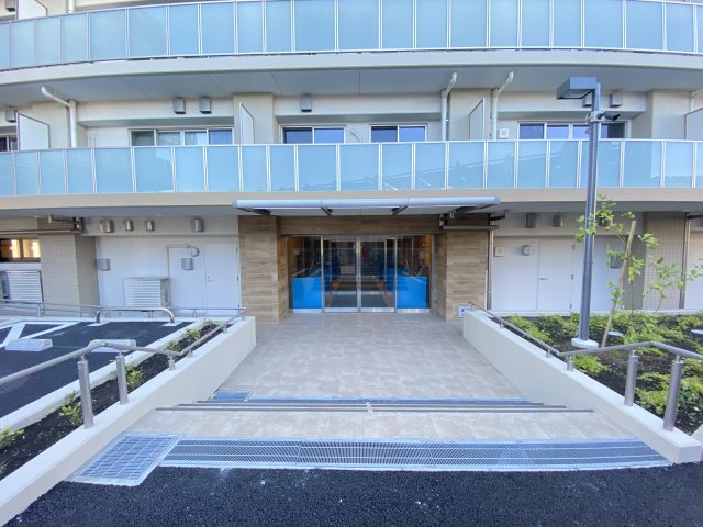 フロール横浜三ッ沢2番館 エントランス