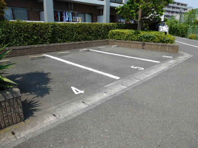 カームコート八景島 駐車場