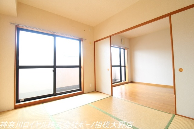 ネスト伊勢原 居間