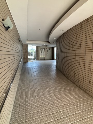 モナ ベール本厚木 エントランス