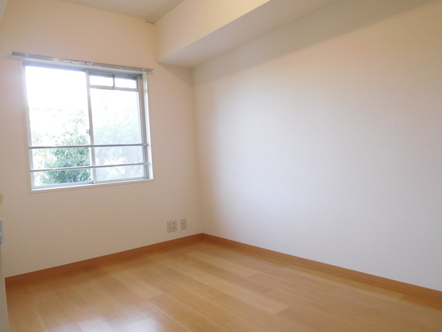 ヒルズ千草台 寝室