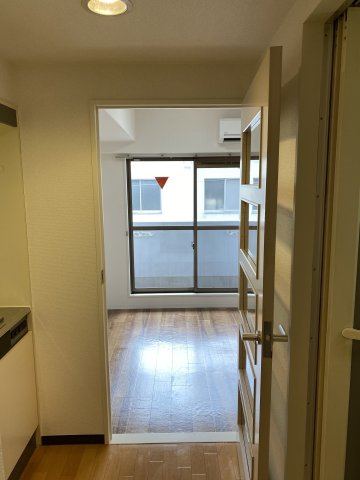 ソリスト綱島 玄関