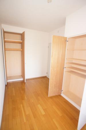 ベルク名瀬 収納