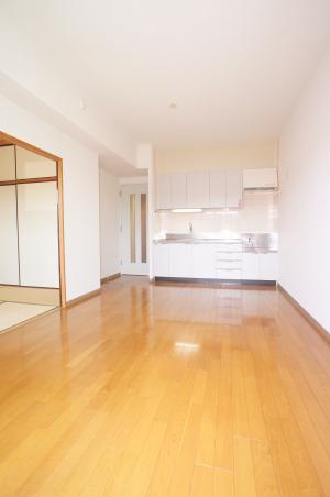 ベルク名瀬 居間