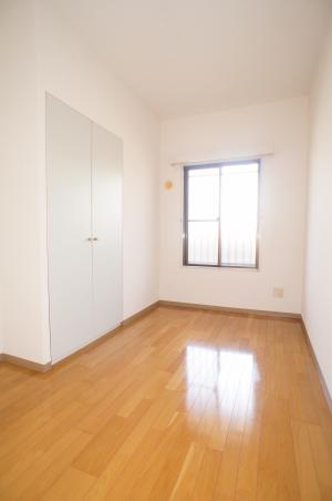 ベルク名瀬 寝室