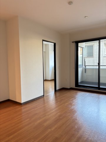 ロサブリーズ本牧 居間