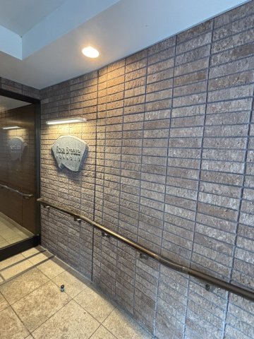 ロサブリーズ本牧 エントランス