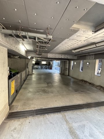 ロサブリーズ本牧 駐車場