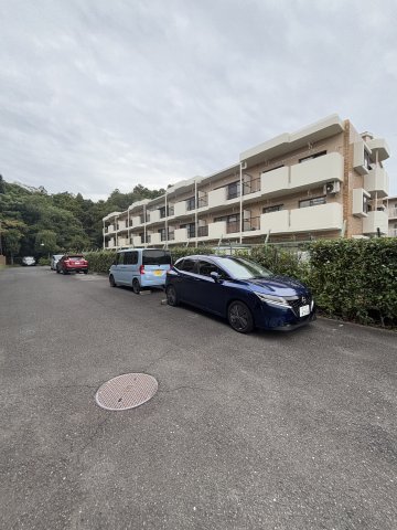 ハンプトンコート 駐車場