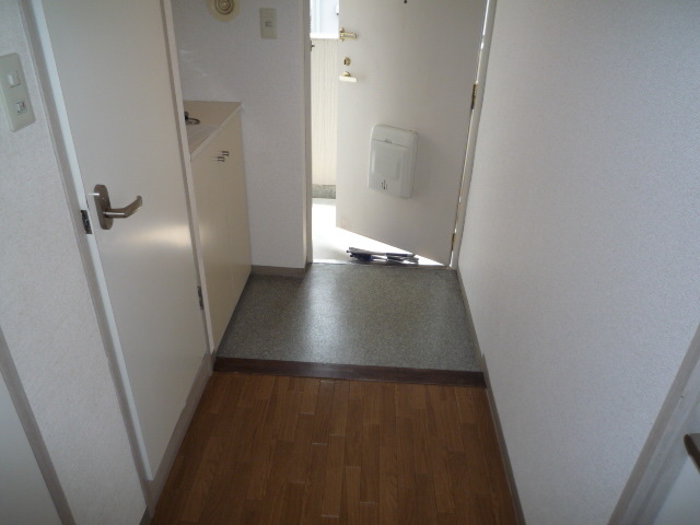 ノーブル壱番館 玄関