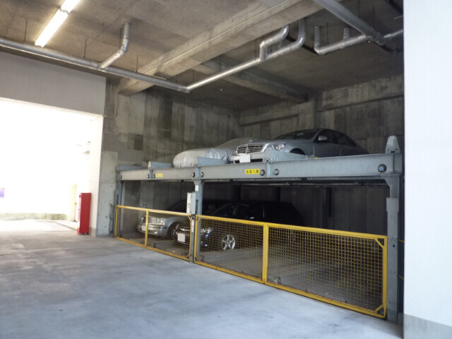 クレール　セントラル 駐車場