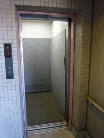 アーティー983 設備